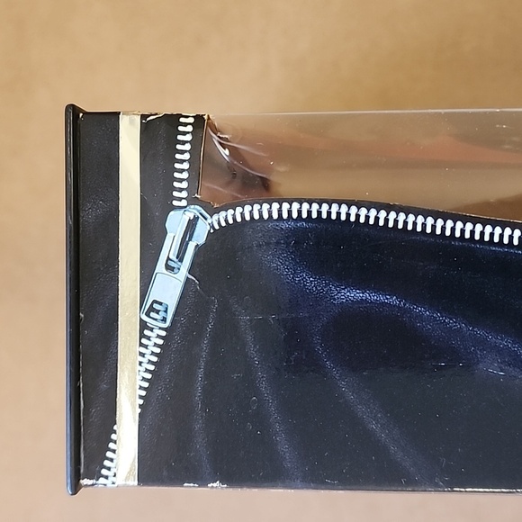 Harley-Davidson Collector Doll in Black and Silver - Picture 15 of 16